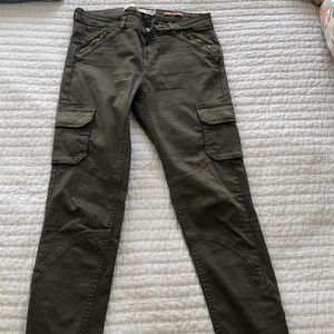 Stylish olive Zara trf cargo pants